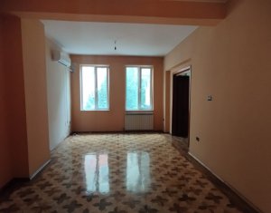 House 8 rooms for rent in Cluj-napoca, zone Centru