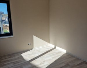 House 4 rooms for rent in Dezmir