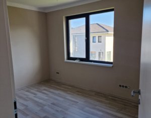 House 4 rooms for rent in Dezmir