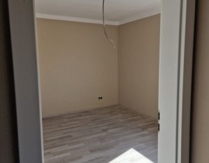 House 4 rooms for rent in Dezmir