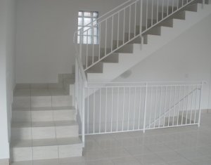 Casa cu  5 camere,constructie noua ,zona Parcul Central