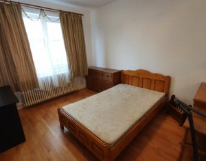 Apartament cu doua camere decomandat, Piata Mihai Viteazu