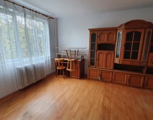Apartament cu doua camere decomandat, Piata Mihai Viteazu