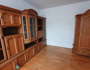 Apartament cu doua camere decomandat, Piata Mihai Viteazu
