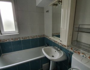 Apartament cu doua camere decomandat, Piata Mihai Viteazu