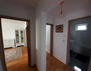 Apartament 3 camere, zona Centrala! 