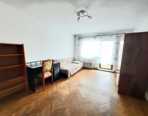 De inchiriat apartament cu 3 camere, decomandat, Profi, Zorilor