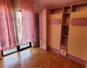 House 4 rooms for rent in Turda, zone Centru