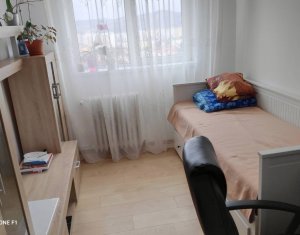 apartament 3 camere decomandate, 70mp, parcare, zona bazei sportive La Terenuri