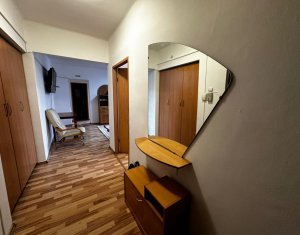 Apartament 3 camere, 60mp, zona stazii Horea