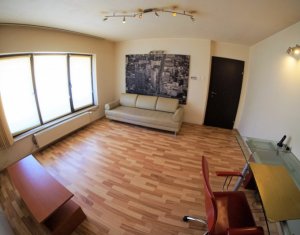 Inchiriere apartament 2 camere, decomandat, cu loc de parcare, central 
