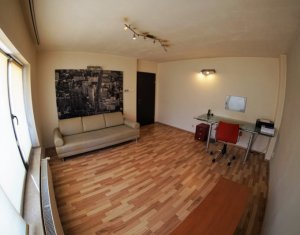 Inchiriere apartament 2 camere, decomandat, cu loc de parcare, central 