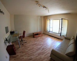 Inchiriere apartament 2 camere, decomandat, cu loc de parcare, central 