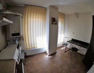 Inchiriere apartament 2 camere, decomandat, cu loc de parcare, central 