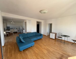 Apartament de 2 camere, modern, cu parcare zona centrala!