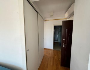 Apartament de 2 camere, modern, cu parcare zona centrala!