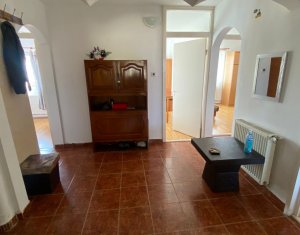 Apartament 4 camere, decomandat, situat in zona Gheorghe Dima!