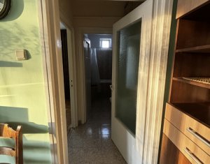 Apartament 2 camere, semidecomandat, zona Piata Abator