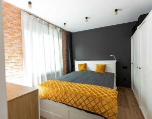 Apartament de 2 camere, decomandat, modern, zona Horea