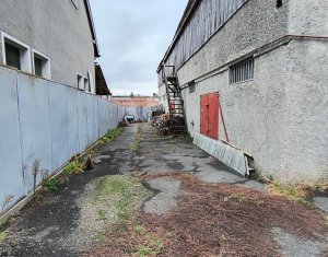 Casa si depozit de  inchiriat in Gruia
