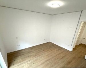 Apartament cu 2 camere de inchiriat, parcare, Centru