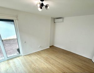 Apartament cu 2 camere de inchiriat, parcare, Centru