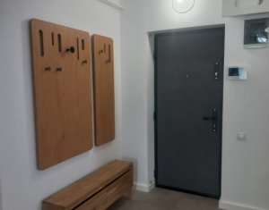 Apartament 3 camere, Zona Europa, Parcare, Garaj subteran, Balcon, Curte comuna