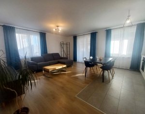 Apartament 3 camere, Zona Europa, Parcare, Garaj subteran, Balcon, Curte comuna