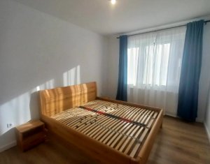 Apartament 3 camere, Zona Europa, Parcare, Garaj subteran, Balcon, Curte comuna