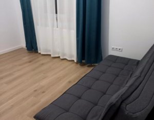 Apartament 3 camere, Zona Europa, Parcare, Garaj subteran, Balcon, Curte comuna