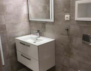 Apartament cu 3 camere, 70 mp, centru, zona liceului Nicolae Balcescu
