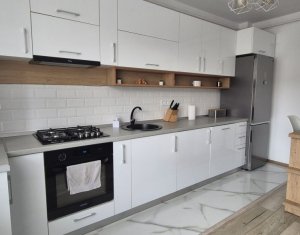 Apartament cu 3 camere de inchiriat, Floresti, Urusagului