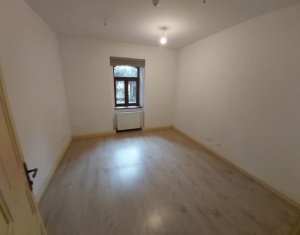 Casa de inchiriat, 450 mp, teren 1250 mp