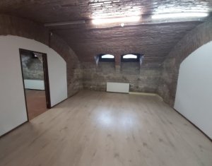 Casa de inchiriat, 450 mp, teren 1250 mp