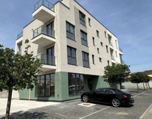 Spatiu comercial 220mp open space si locuri de parcare, zona Sanex