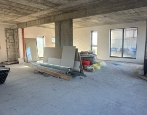 Spatiu comercial 220mp open space si locuri de parcare, zona Sanex