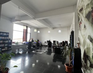Spatiu mixt 427mp showroom si birouri, str Campina zona Hornbach