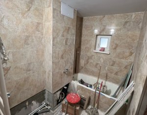 Apartament spatios de inchiriat, 3 camere, 2 bai, decomandat, Zorilor