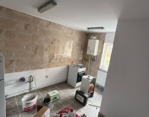 Apartament spatios de inchiriat, 3 camere, 2 bai, decomandat, Zorilor