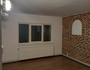 Apartament spatios de inchiriat, 3 camere, 2 bai, decomandat, Zorilor