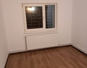Apartament spatios de inchiriat, 3 camere, 2 bai, decomandat, Zorilor