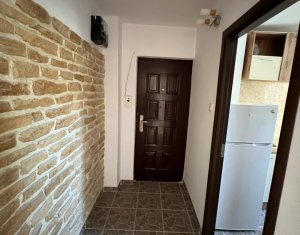 Apartament spatios de inchiriat, 3 camere, 2 bai, decomandat, Zorilor