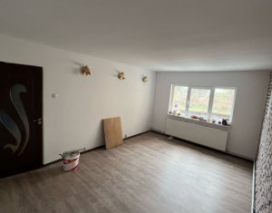 Apartament spatios de inchiriat, 3 camere, 2 bai, decomandat, Zorilor
