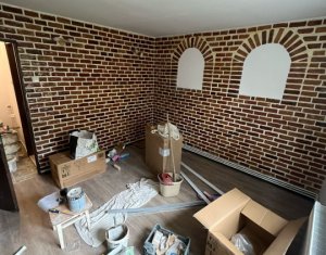 Apartament spatios de inchiriat, 3 camere, 2 bai, decomandat, Zorilor