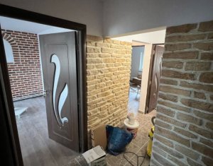 Apartament spatios de inchiriat, 3 camere, 2 bai, decomandat, Zorilor
