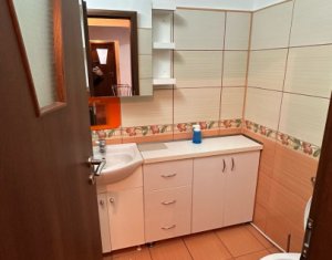 Apartament spatios de inchiriat, 4 camere, 2 bai, loc de parcare, Zona Marasti