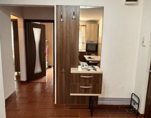 Apartament spatios de inchiriat, 4 camere, 2 bai, loc de parcare, Zona Marasti