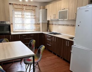 Apartament spatios de inchiriat, 4 camere, 2 bai, loc de parcare, Zona Marasti