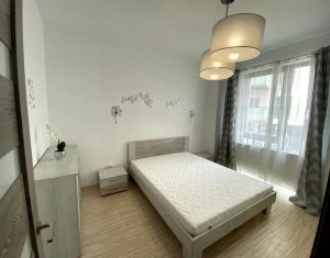 Apartament cu 3 camere in Centru