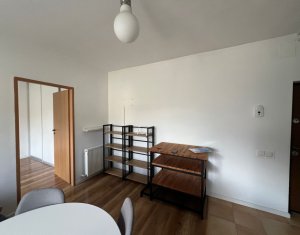 Apartament cu 3 Camere de Inchiriat in Floresti 